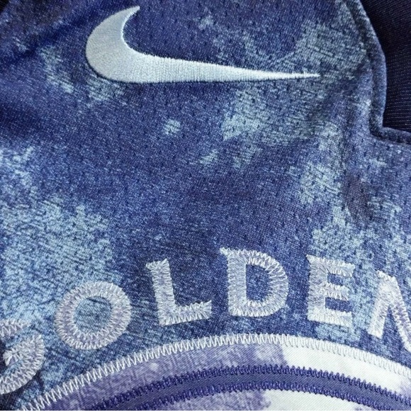 Size Medium - Nike Select Series Golden State Warriors Curry Jersey FD4085-462 - Picture 4 of 5